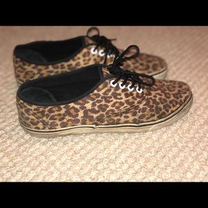 Trendy Cheetah Print Sneakers